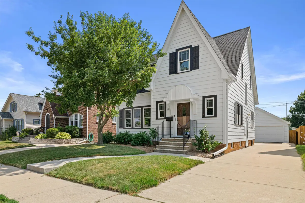 937 Lathrop Ave, Racine, WI 53405 - #1