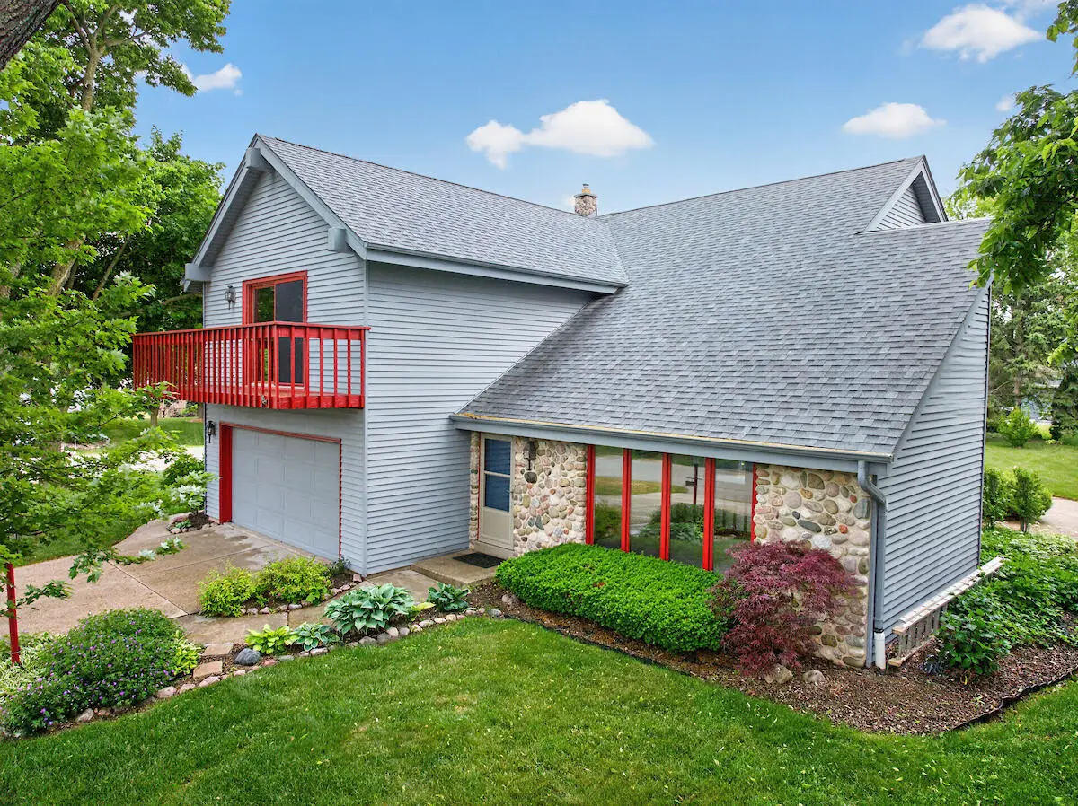 6028 Quaker Hill Rd, Mount Pleasant, WI 53406 - #1