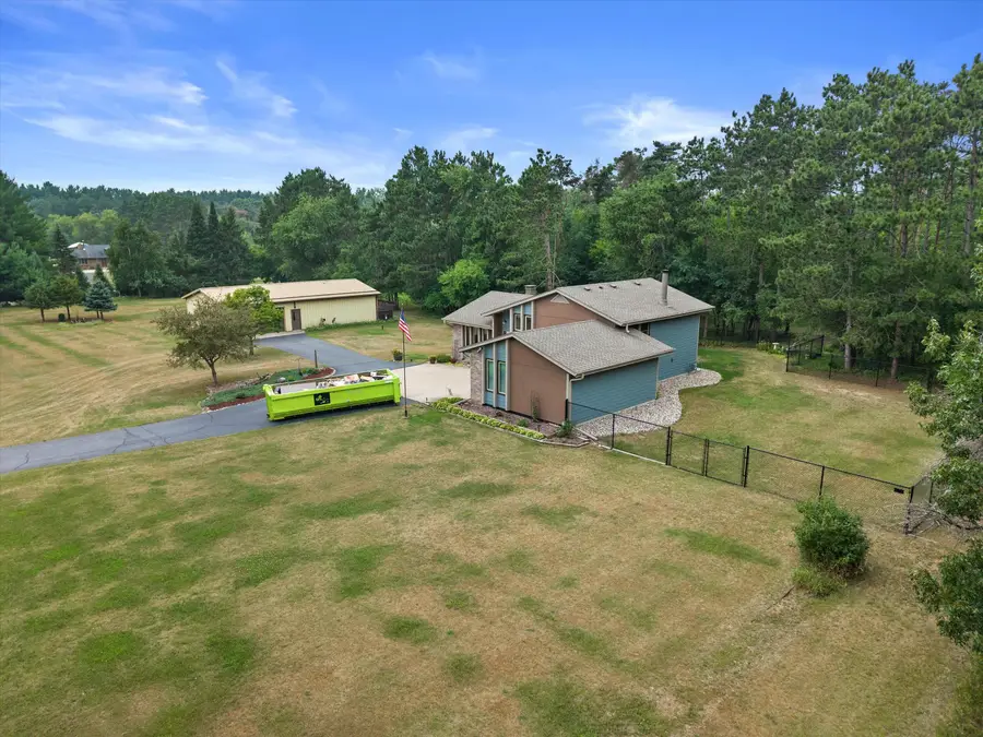 W369S4863 Needle Point Dr, Ottawa, WI 53118 - #2