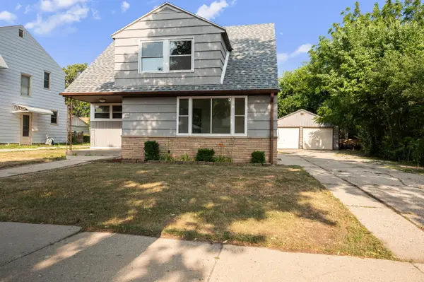 3162 S 72nd St, Milwaukee, WI 53219