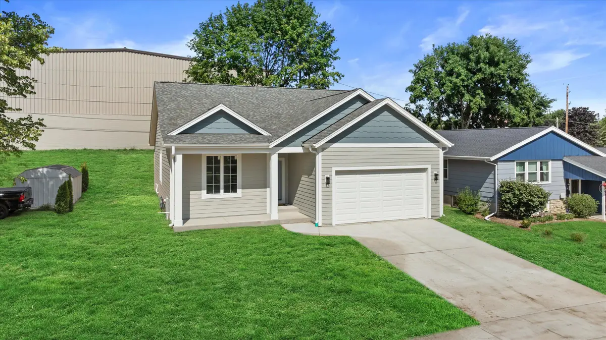 772 Eastern Ave, West Bend, WI 53095 - #1