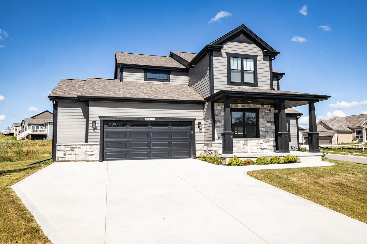W206N5693 Muirfield Dr, Menomonee Falls, WI 53051 - #1