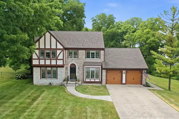 11240 308th Ave, Salem Lakes, WI 53181