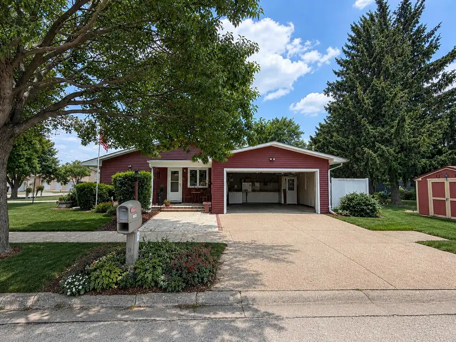 1020 East Ave, Tomah, WI 54660 - #3