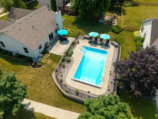 2336 N University Dr, Waukesha, WI 53188