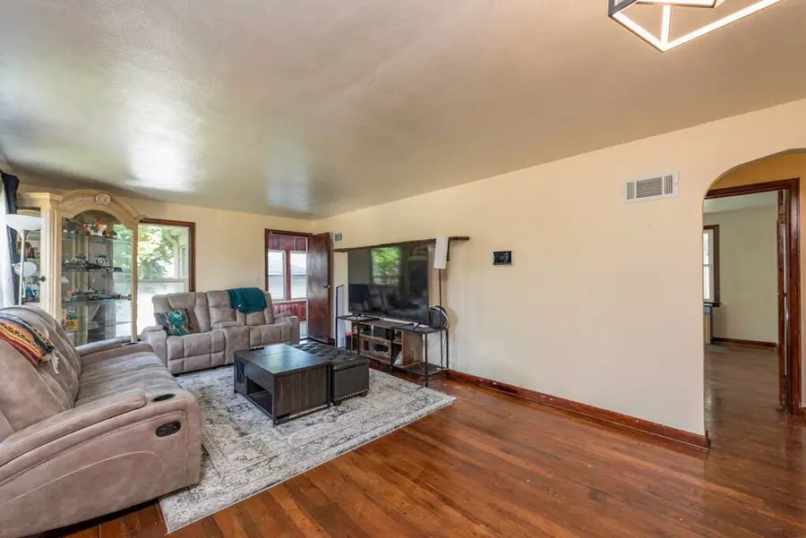 2107 Harriet St, Racine, WI 53404 - #3