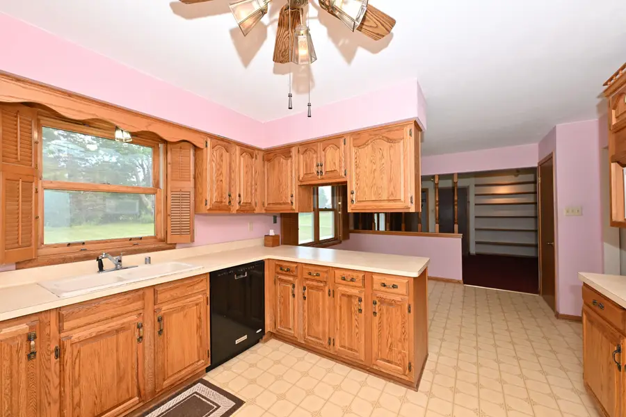 108 High Forest Dr, Grafton, WI 53012 - #2