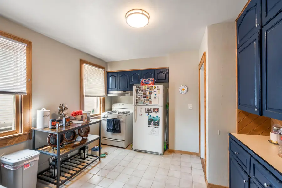 2184 N 69th St, Wauwatosa, WI 53213 - #3