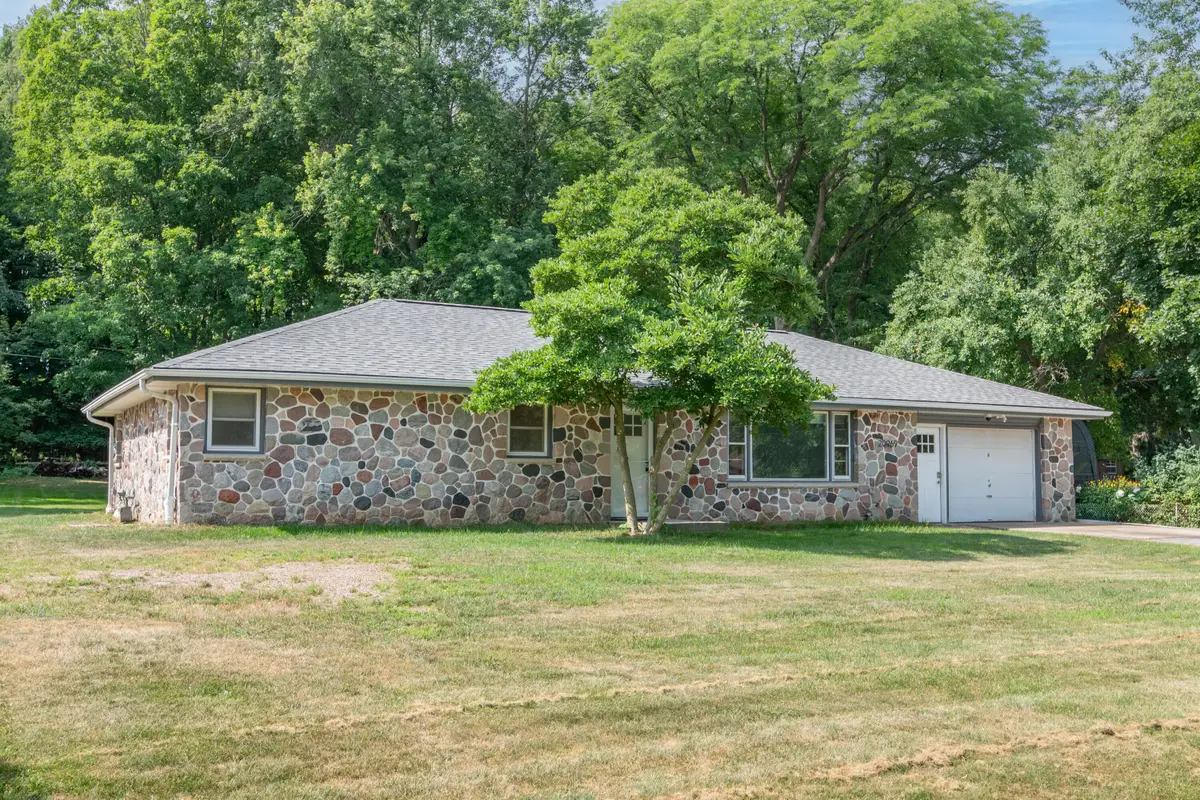 N68W20969 Fairview Dr, Menomonee Falls, WI 53051 - #1