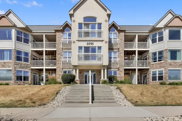 6995 S Riverwood Blvd, Franklin, WI 53132