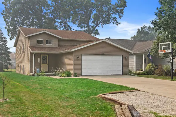 9921 271st Ave, Salem, WI 53179