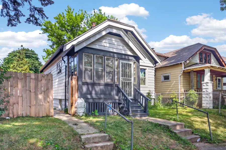 3827 N Dr William Finlayson St, Milwaukee, WI 53212 - #3