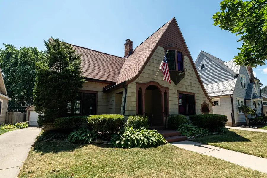 519 72nd St, Kenosha, WI 53143 - #3