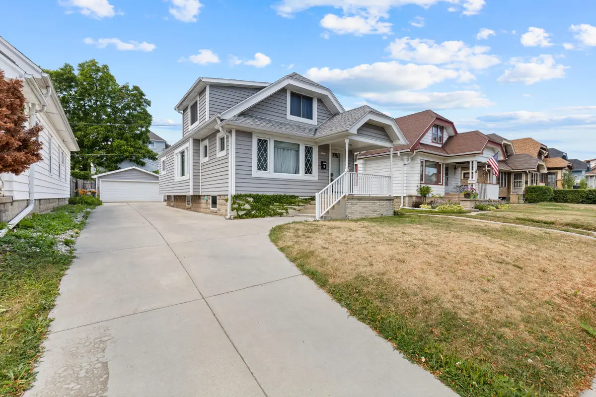 1251 S 53rd St, West Milwaukee, WI 53214 - #1