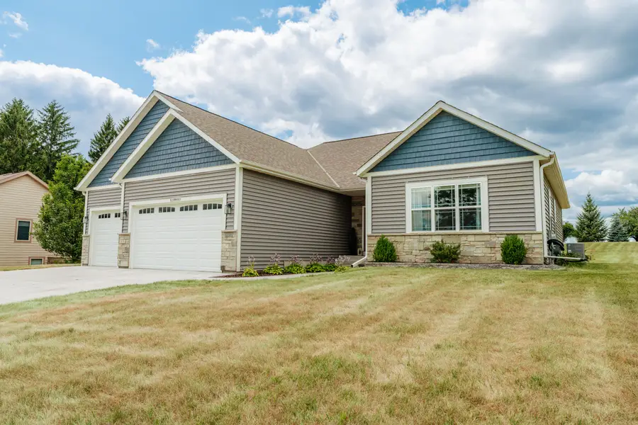 W218N9691 Happy Hollow Ln, Germantown, WI 53022 - #3