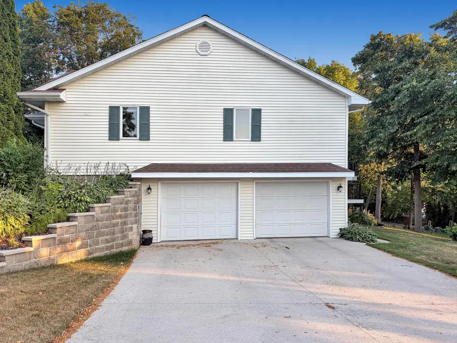 404 Bittersweet Ln, Plymouth, WI 53073 - #3