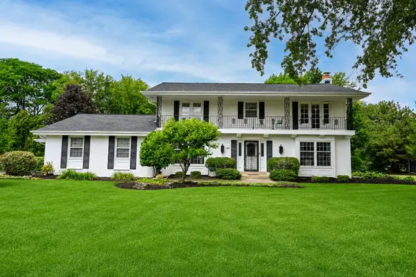 15260 Cascade Dr, Elm Grove, WI 53122
