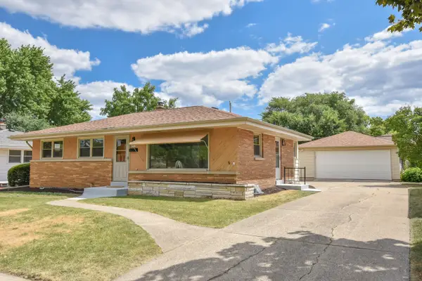3762 S 77th St, Milwaukee, WI 53220