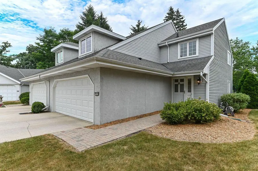 7436 W Tuckaway Creek Dr, Franklin, WI 53132 - #2