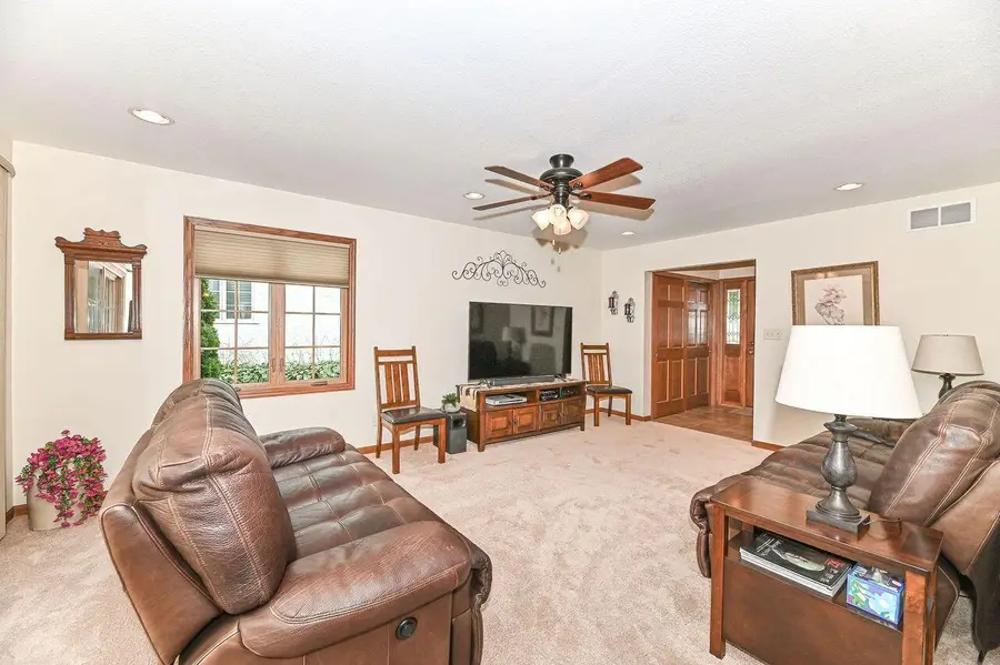 7436 W Tuckaway Creek Dr, Franklin, WI 53132 - #3