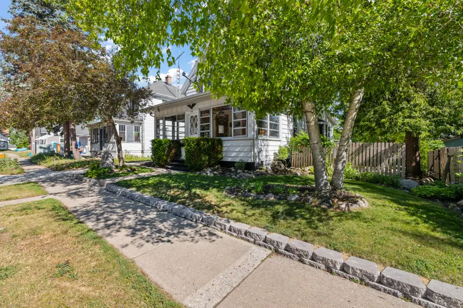 432 Pleasant Ave, Hartford, WI 53027 - #3