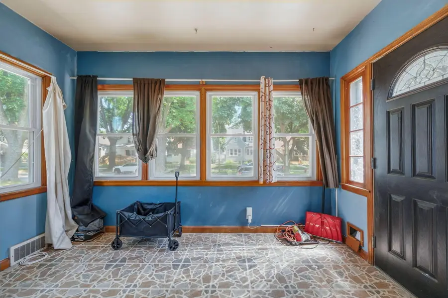 5545 N 40th St, Milwaukee, WI 53209 - #2
