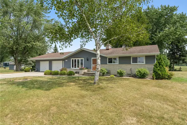 414 N 6th St, Reedsville, WI 54230
