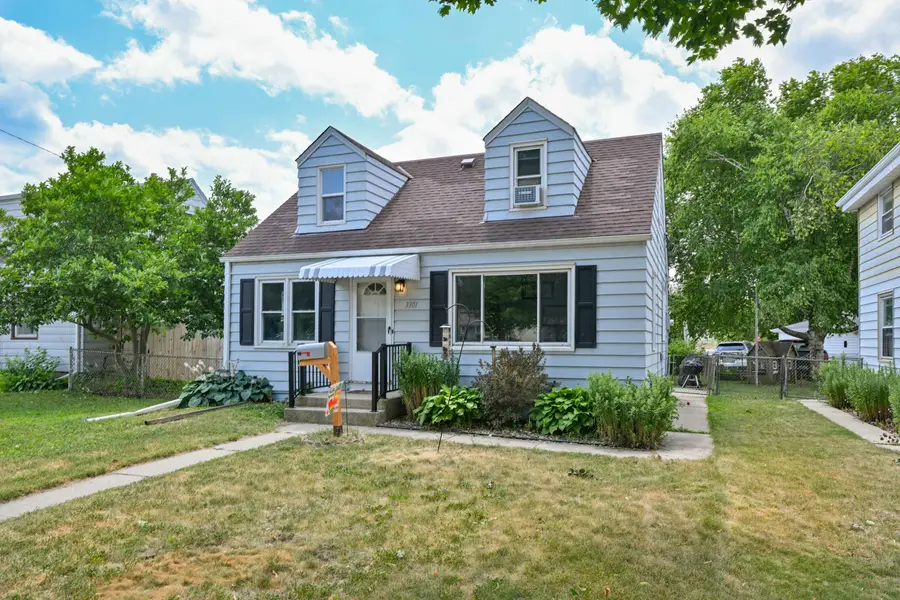 3301 E Bottsford Ave, Cudahy, WI 53110 - #2