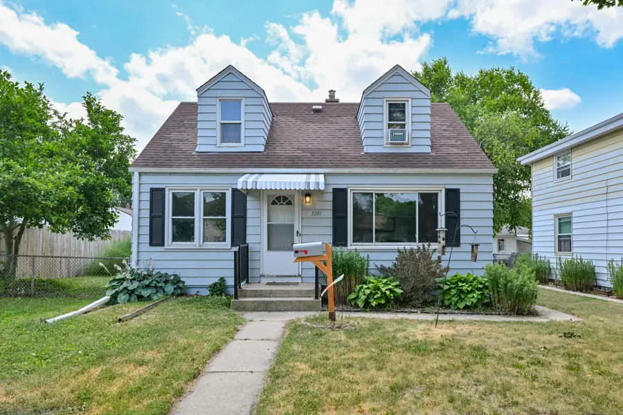 3301 E Bottsford Ave, Cudahy, WI 53110 - #3