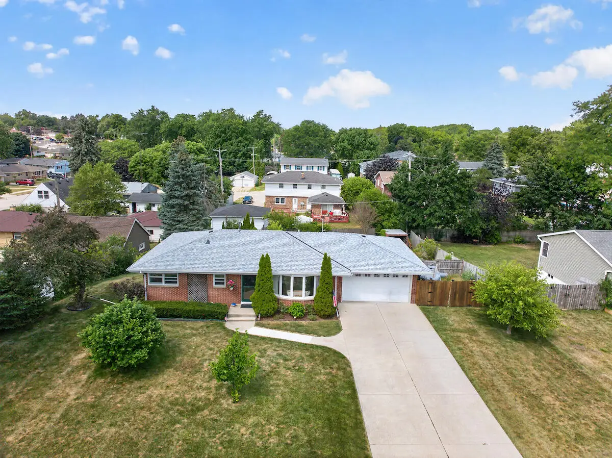 704 Roosevelt Ave, Mount Pleasant, WI 53406 - #1