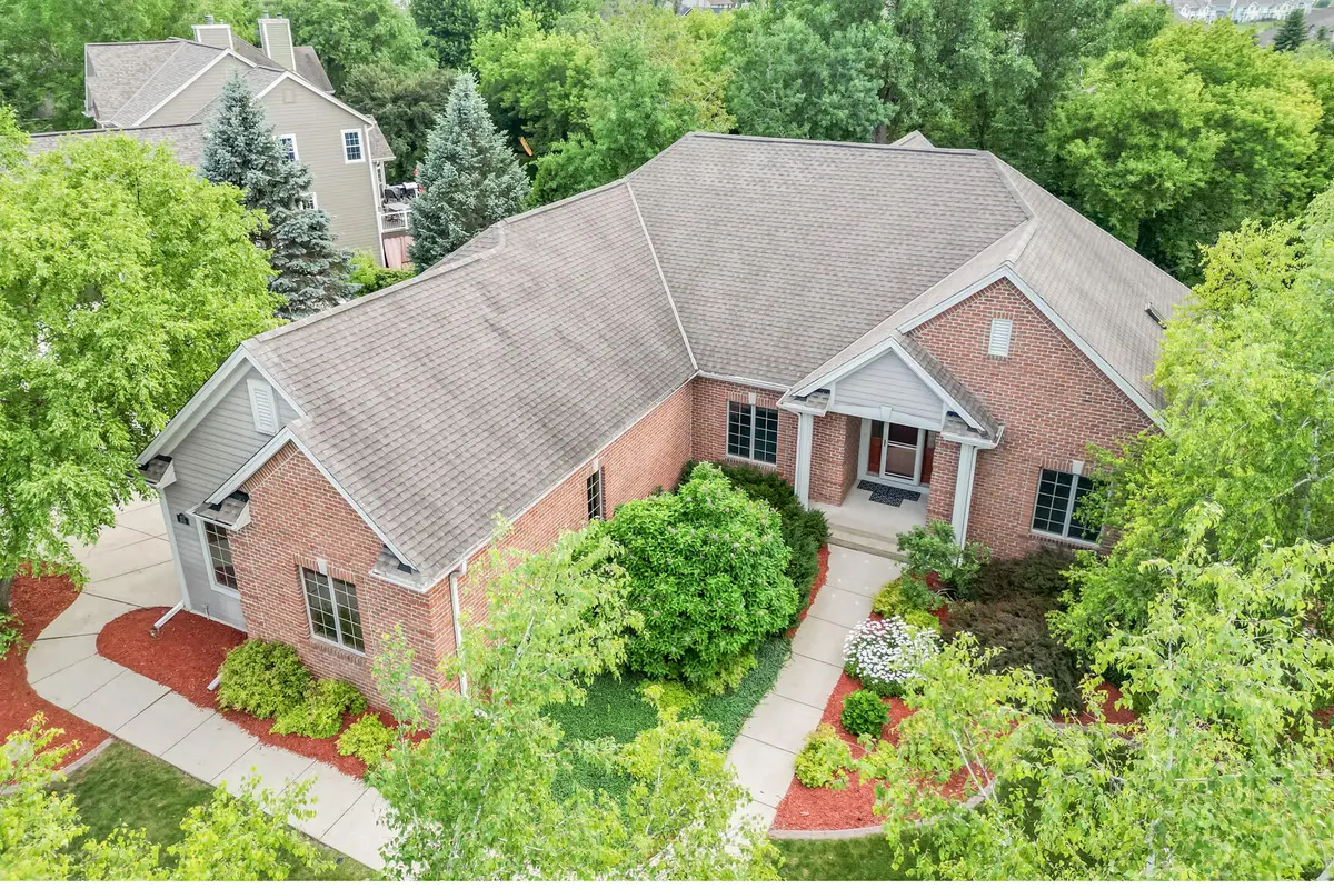 W171N5517 Autumn View Ln, Menomonee Falls, WI 53051 - #1