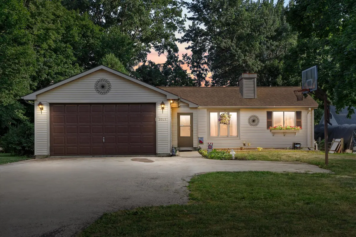 2021 4 Mile Rd, Caledonia, WI 53402 - #1