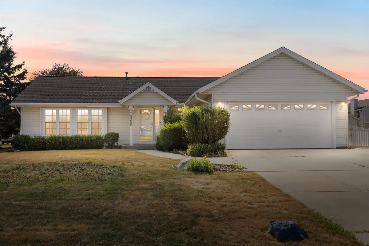 10365 S Kelly Dr, Oak Creek, WI 53154 - #1