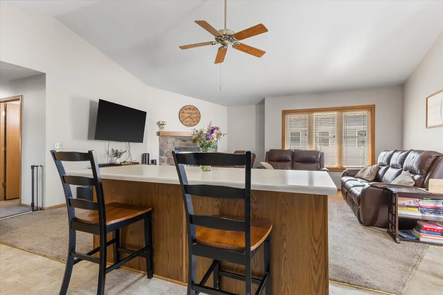 10365 S Kelly Dr, Oak Creek, WI 53154 - #3