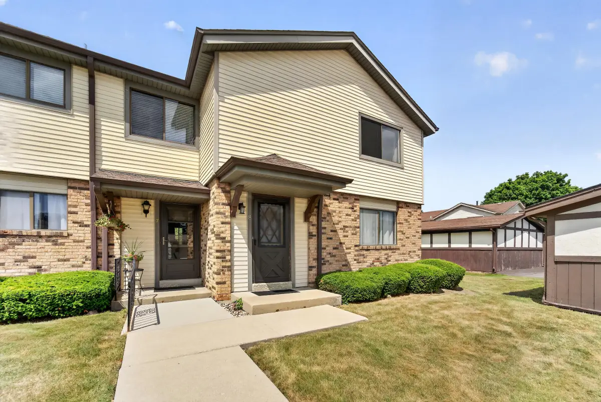 5728 Cambridge Cir, Mount Pleasant, WI 53406 - #1