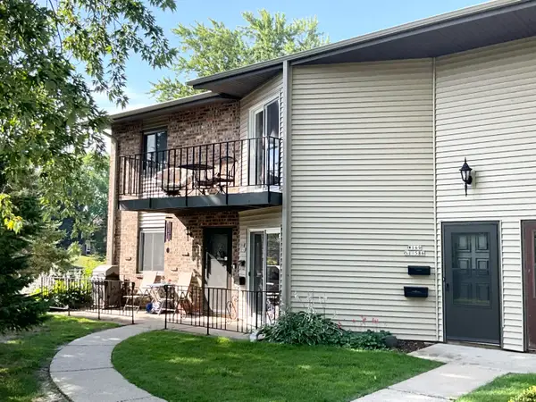 W169N11586 Biscayne Dr, Germantown, WI 53022
