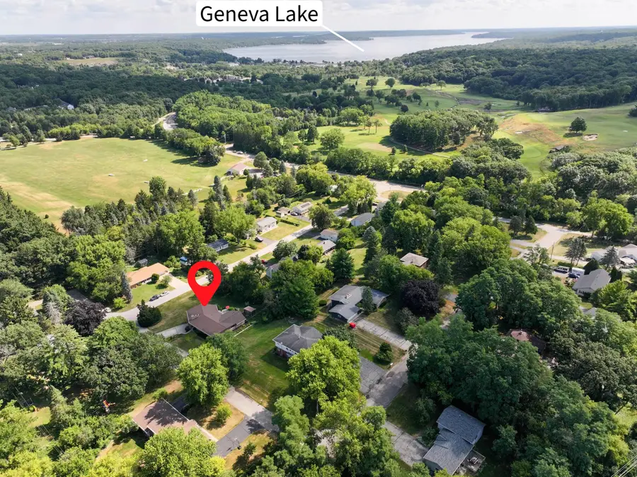 410 Oak Hill Rd, Walworth, WI 53184 - #2