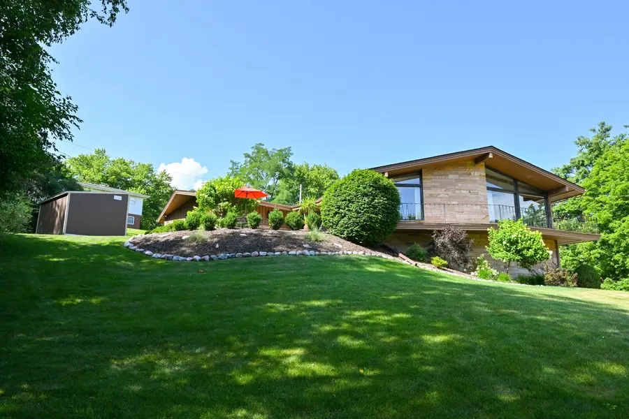 410 Oak Hill Rd, Walworth, WI 53184 - #3