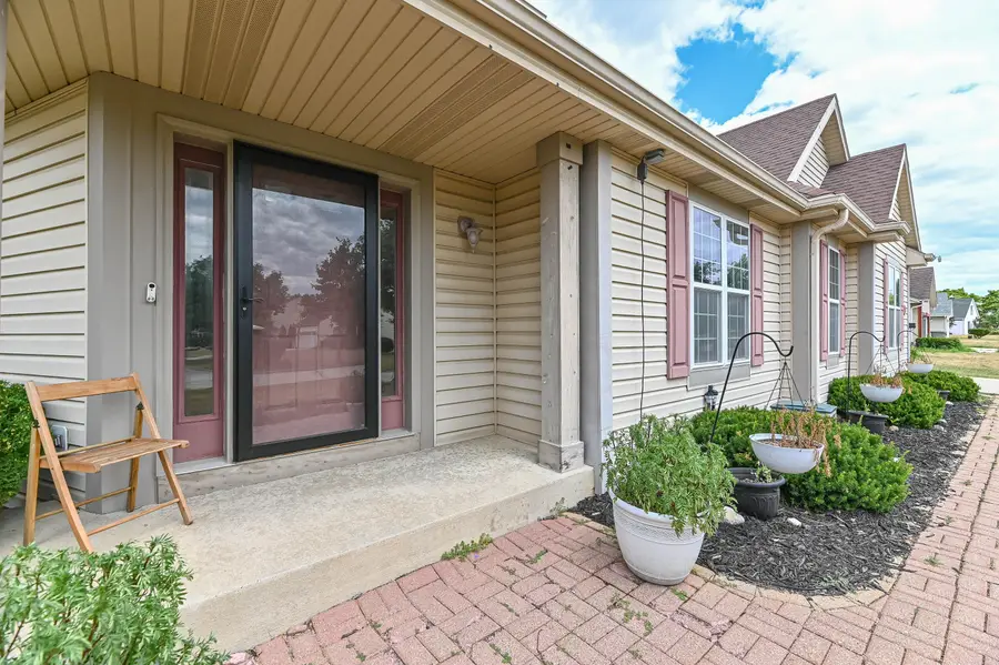 11042 W Villa Ave, Milwaukee, WI 53224 - #2