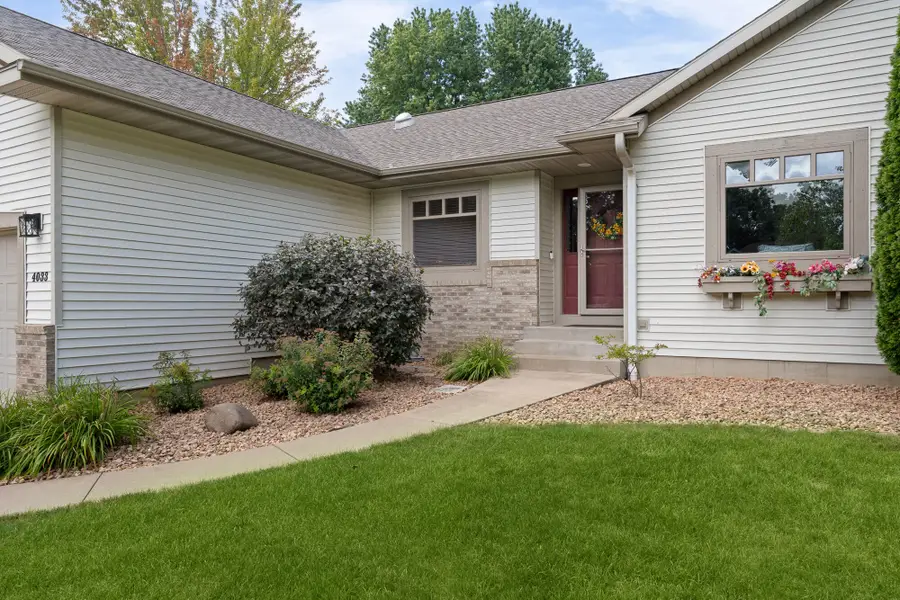 4033 Beverly Dr, Onalaska, WI 54650 - #2