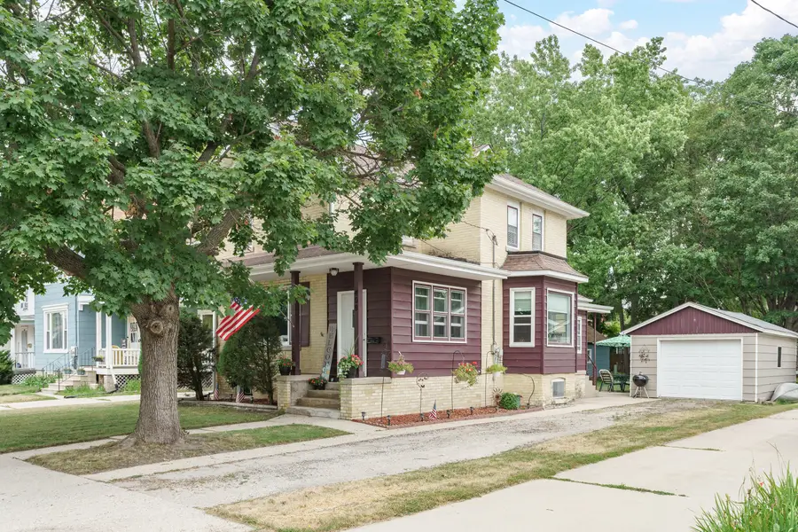 409 S 7th St, Watertown, WI 53094 - #2