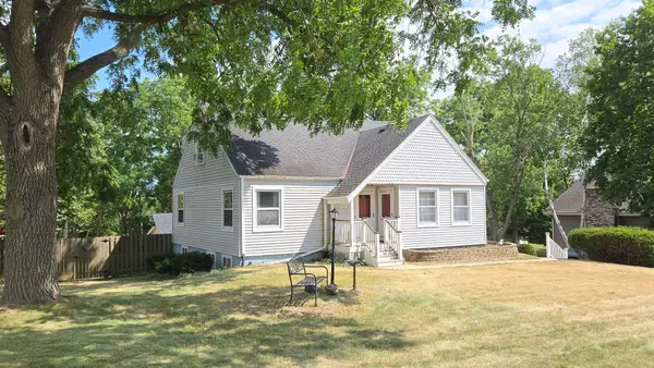 6840 S North Cape Rd, Franklin, WI 53132