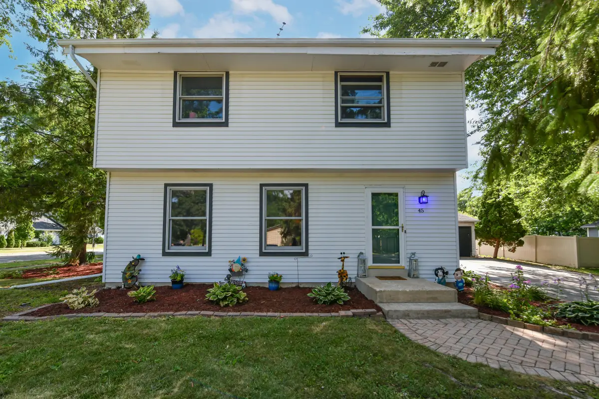 45 N Maria Dr, Elkhorn, WI 53121 - #1