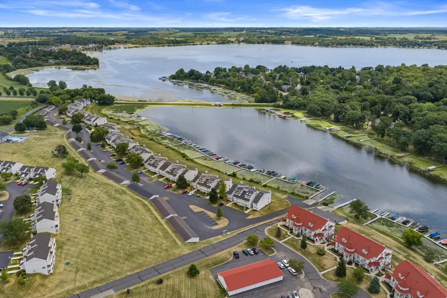 2107 Landings Ln, Delavan, WI 53115 - #2