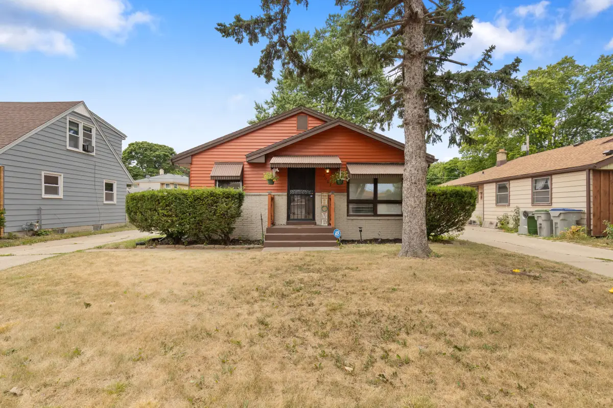 7063 N 37th St, Milwaukee, WI 53209 - #1