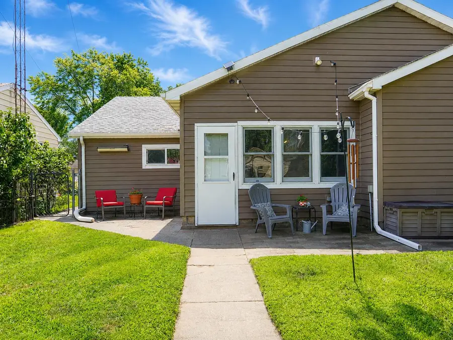 2715 Burr Oak St E, Shelby, WI 54601 - #2