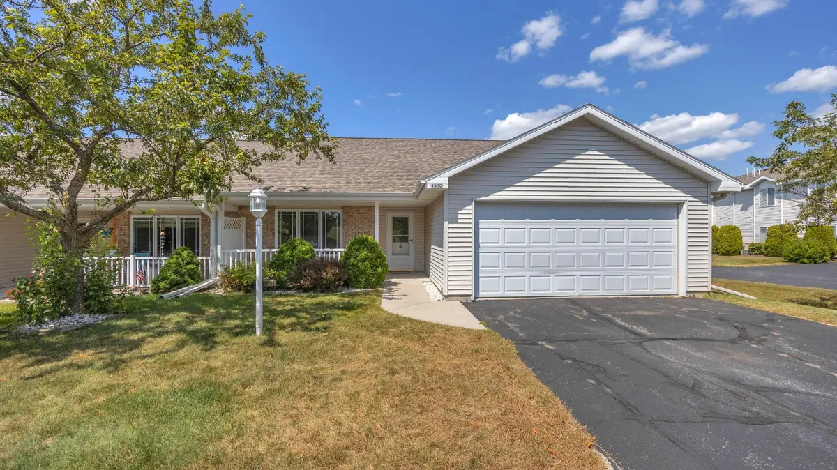 1530 Berrywood Ct, Sheboygan, WI 53081 - #1
