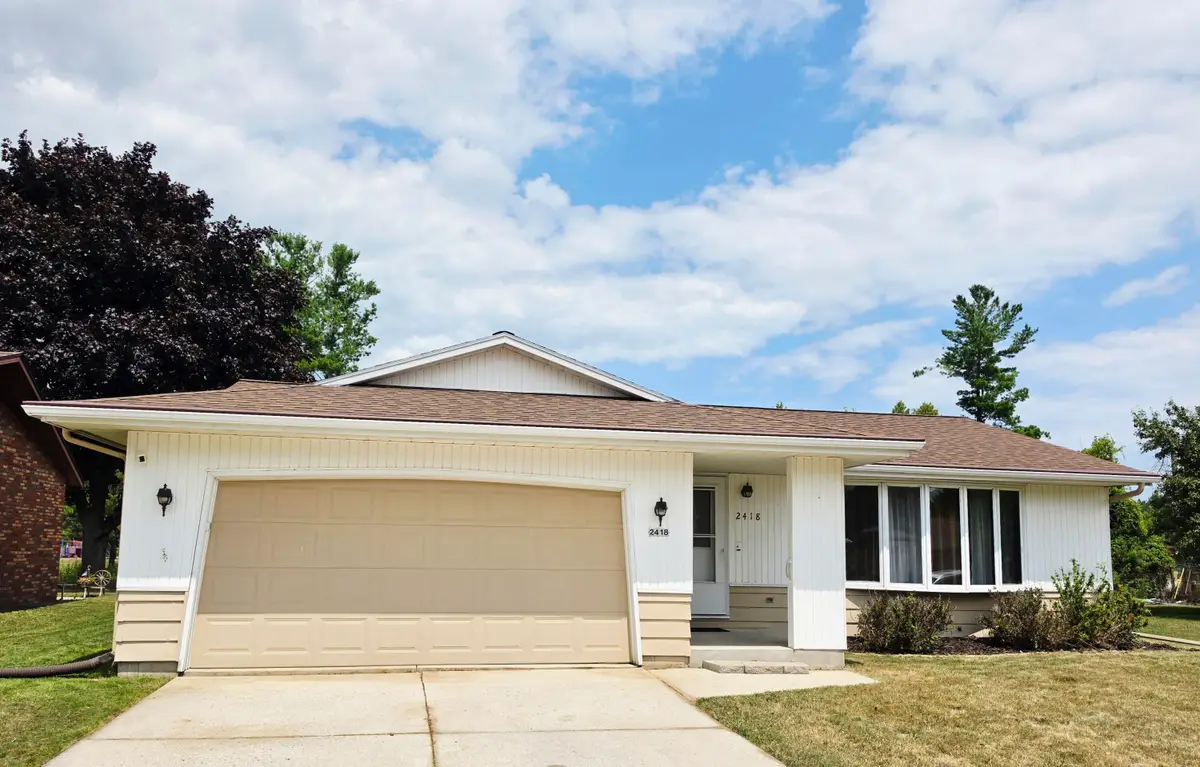 2418 Pershing Ave, Sheboygan, WI 53083 - #1