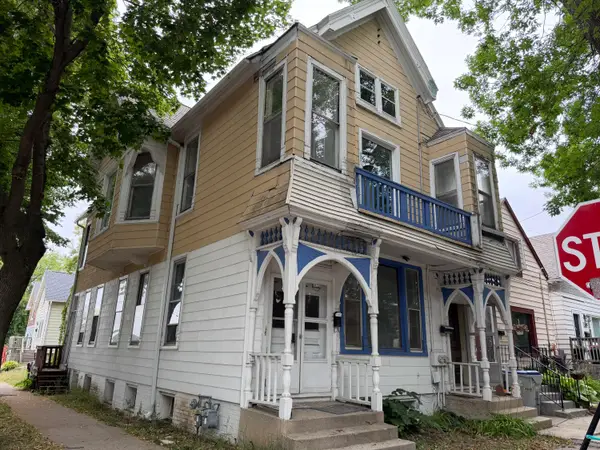2477 S Burrell St, Milwaukee, WI 53207