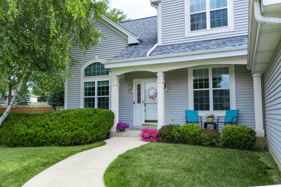 601 Bridlewood Ln, Watertown, WI 53094 - #2